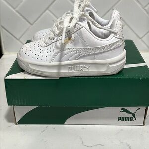 PUMA Kids White and Gold Sneakers